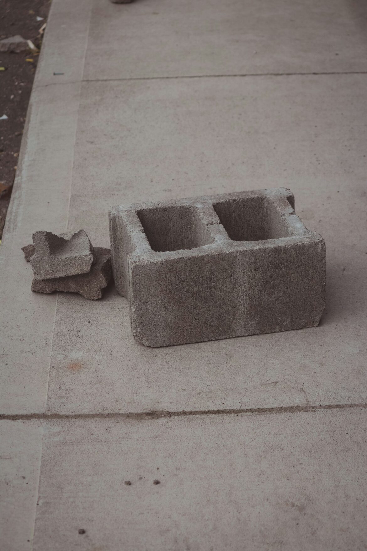 Which decoration can you make with concrete moulds for your garden?